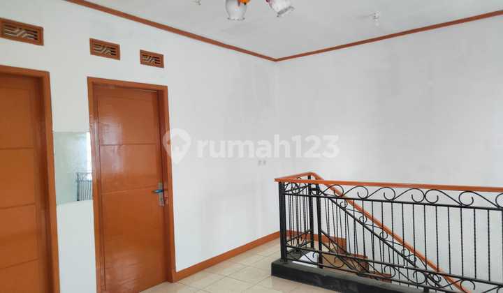 2-Story House Ready to Live In Complete Facilities Downtown Bandung 2