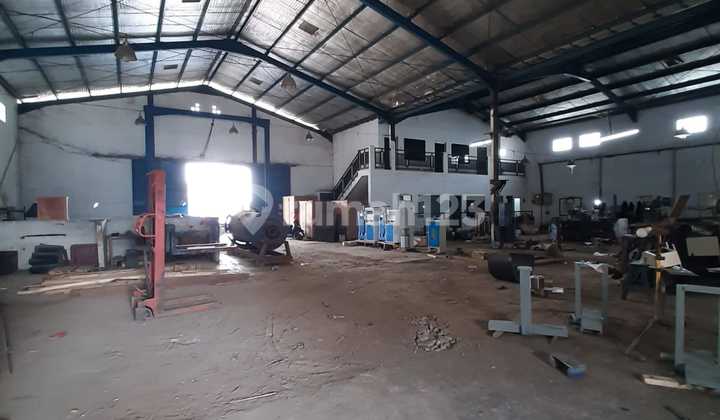 Dijual Gudang Siap Pakai Sayap Cimareme. Cocok untuk Industri Kecil Dijual Gudang Siap Pakai Sayap Cimareme. Cocok untuk Industri Kecil