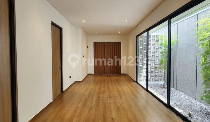 Rumah Baru dekat akses tol di Jalan Margahayu 