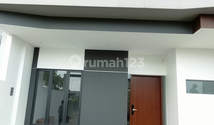 Rumah Baru Minimalis 2 Lantai SHM di Setra Duta 1