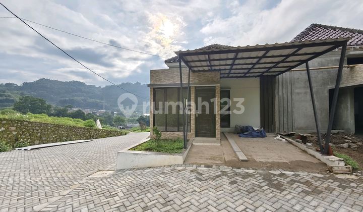 Rumah View City dan Gunung Dekat Pusat Kota Cimahi
