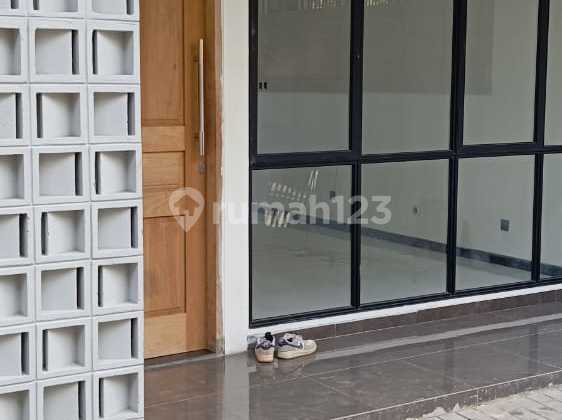 Rumah 2 Lantai Bagus SHM di Kopo Permai 2