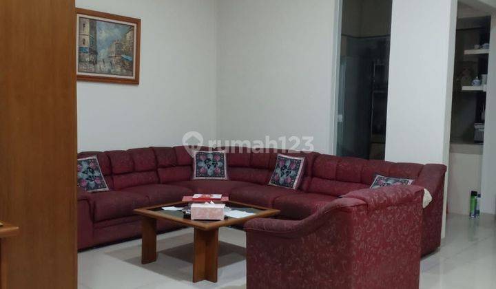 Rumah 2 Lantai  Tengah Kota Dekat Area Bisnis Di Jalan Riau Shm 2