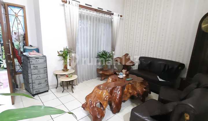 Harga Spesial Rumah 2 Lantai Singgasana Pradana, Bandung