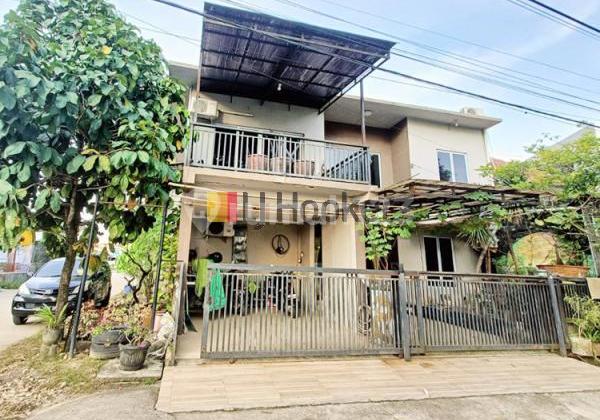 Rumah Hook 2 Lantai Di Perumahan Villa Pesona Asri