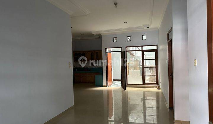 Rumah Minimalis Modern Taman Kopo Indah 2 Bandung 2