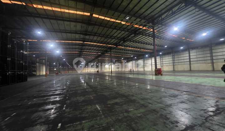 Large, Good, Ready-to-Use Warehouse in Purwakarta Cikampek