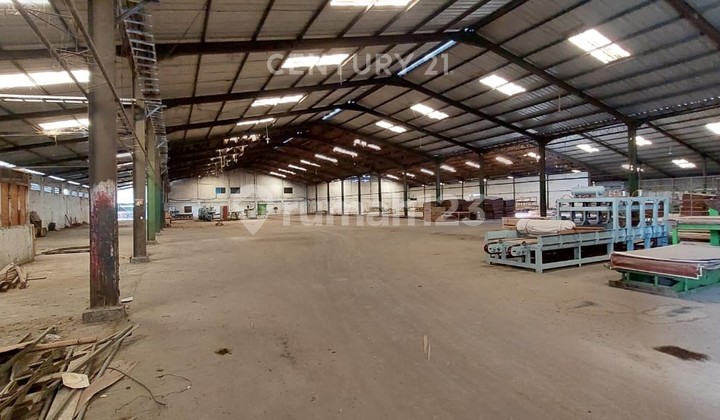 Warehouse Strategic Location Near Gondangrejo Toll Gate