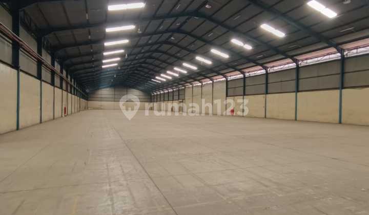 Ready-to-Use Warehouse in Cakung Area Warehouse Complex, Jakarta Ready-to-Use Warehouse in Cakung Area Warehouse Complex, Jakarta