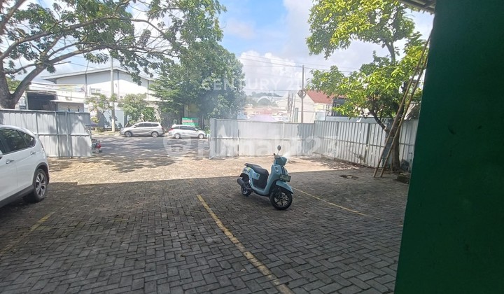 Warehouse In a Strategic Location on the Main Arterial Road of Semarang