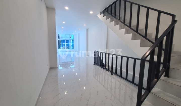 Shop House for Rent in Galur Kemayoran, Central Jakarta 2