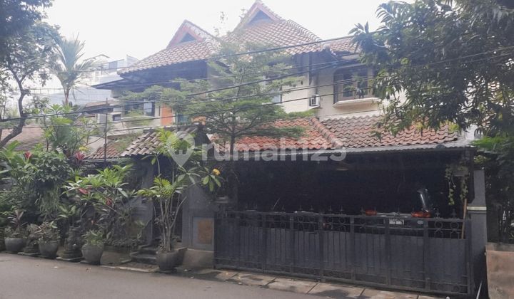 Dijual Rumah 2 Lantai di Kebayoran Baru Jakarta Selatan