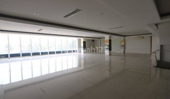 Gedung Ex Showroom Mobil di Pancoran Mas Depok 2