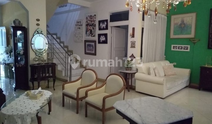 Kom. Graha Puspa, Setiabudi, Harga Dibawah Pasar, Suasana Villa