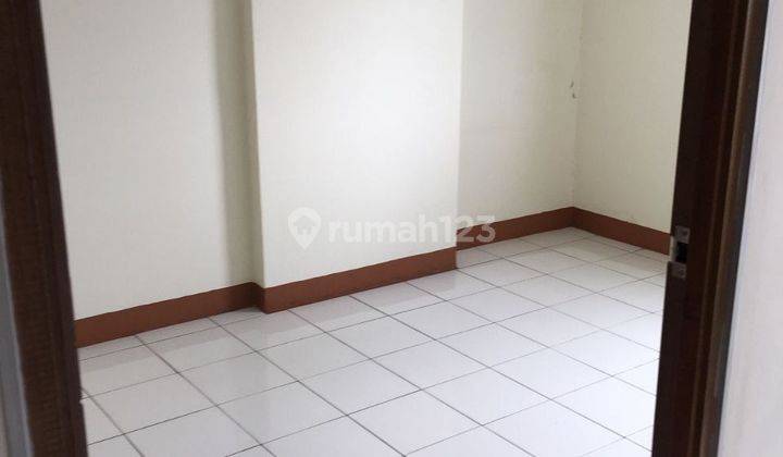 tampak depan apartemen gateway ahmad yani cicadas,