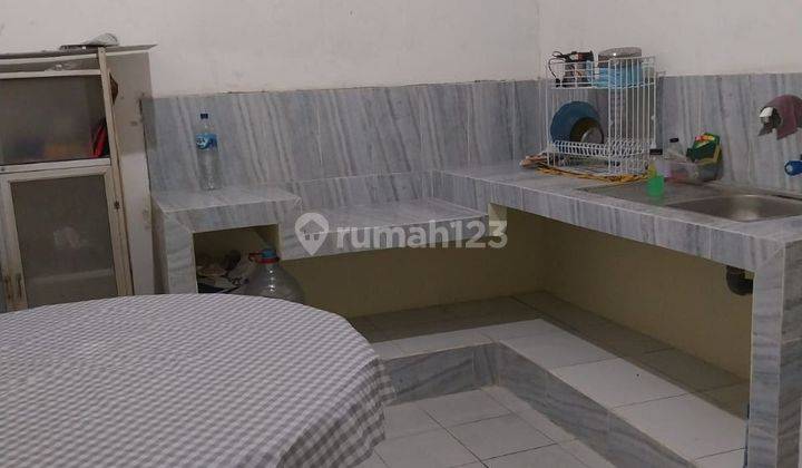 tampak depan rumah shm di komplek riung