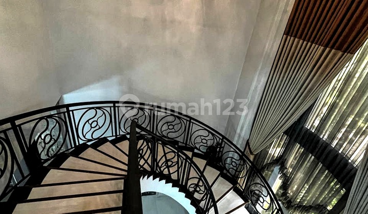 TINGGAL BAWA KOPER AJA! Rumah Lux All Furnished Di Singgasana Pradana Mekar Wangi