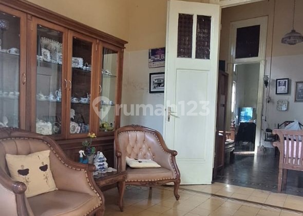 Turun Harga! Rumah Belanda Kelas A Cocok untuk Kantor dan Cafe di Tengah Kota Bandung Turun Harga! Rumah Belanda Kelas A Cocok untuk Kantor dan Cafe di Tengah Kota Bandung