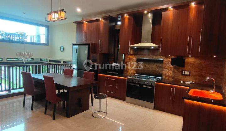 RUMAH LUX MEWAH FURNISHED KOLAM RENANG DI SAYAP CIUMBULEUIT HEGARMANAH BANDUNG UTARA 2