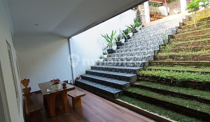 SEJUK! RUMAH BERGAYA VILLA TROPIS DALAM KOMPLEK DI DAGO GIRI BANDUNG UTARA 2
