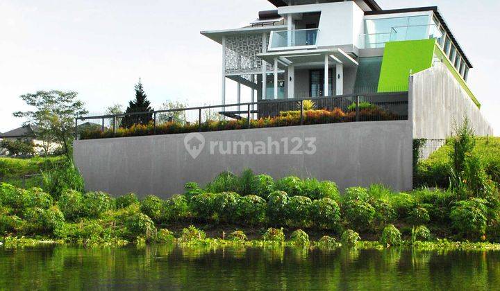 JUAL RUMAH LUX MODERN KONTEMPORER KONSEP FUTURISTIK VIEW DANAU ABADI DI KOTA BARU PARAHYANGAN 1