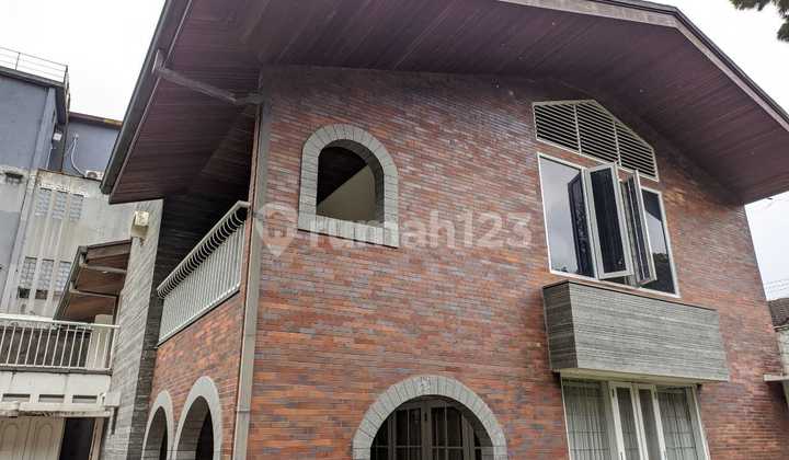 Price Drop Cheaper! House in Elite Setra Sari Complex, North Bandung. Price Drop Cheaper! House in Elite Setra Sari Complex, North Bandung.