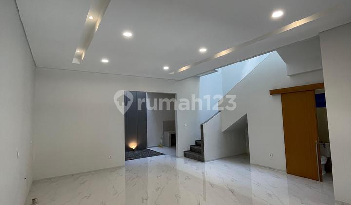 RUMAH BARU KEREEEN #1! Modern Minimalis dalam Komplek Bergengsi Setra Duta di Bandung Utara 2