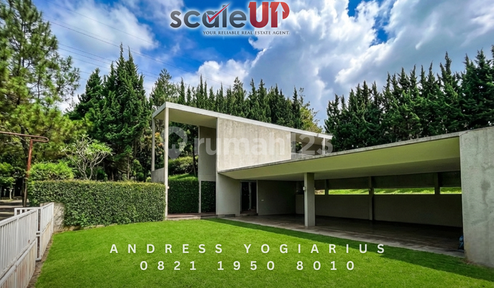 Iconic Architectural Residence At Dago Pakar - A Private Luxury House By Tan Tik Lam