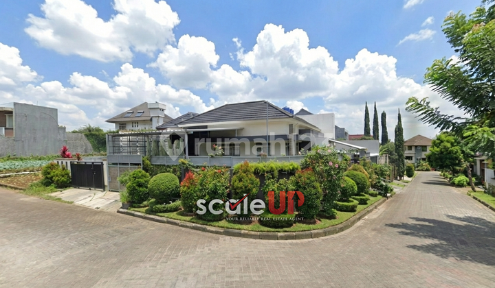 Turun Harga! Jual Cepat! Rumah Modern Tropis Hook di Setiabudi Regency