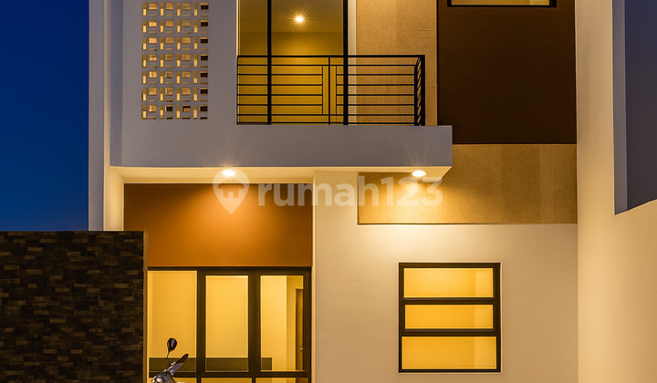 Hot Sale! New Ready-to-Live Minimalist House in a Cul-de-Sac Cluster at Ciwaruga Gegerkalong, North Bandung.