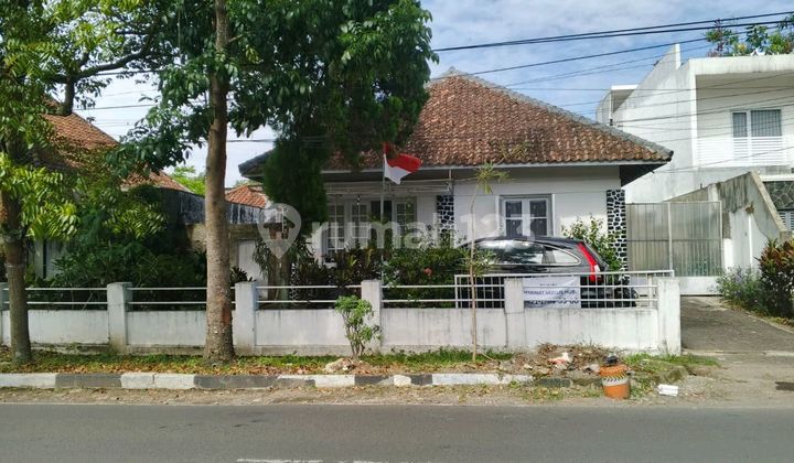 Harga Terbaik! Jarang Ada Rumah Jadul Terawat di Sayap Riau Kota Bandung