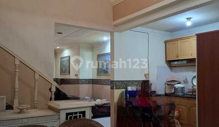 Jarang Ada! Harga Menarik Rumah Besar Hook di Mainroad Kopo Permai Bandung