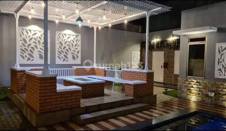 Rumah Lux Plus Kolam Renang di Komplek Kota Baru Parahyangan 2