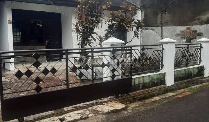 DIJUAL RUMAH LAMA HITUNG TANAH DI JL.PEKALONGAN ANTAPANI 1
