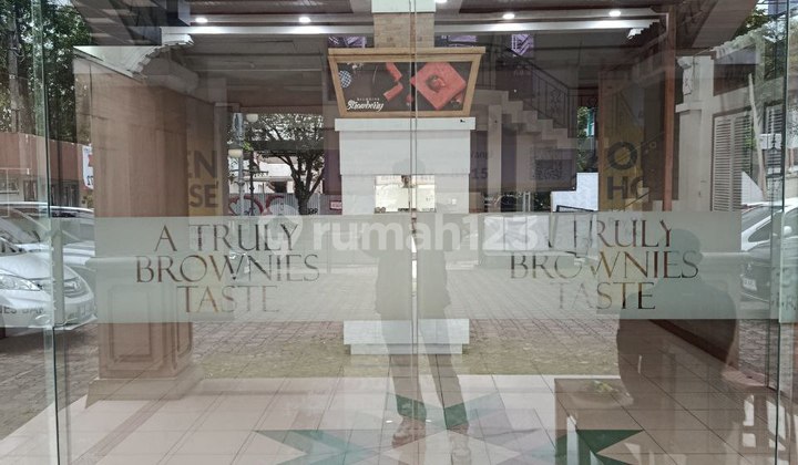 Disewakan Rumah Cocok untuk Berbagai Usaha di Jl.raya Riau 2