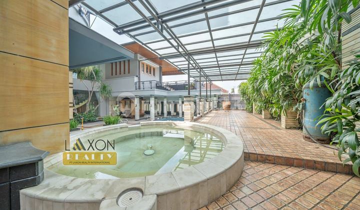 Rumah Mewah Sangat Luas di Setraduta 2 Lantai SHM Ada Kolam Renang 2