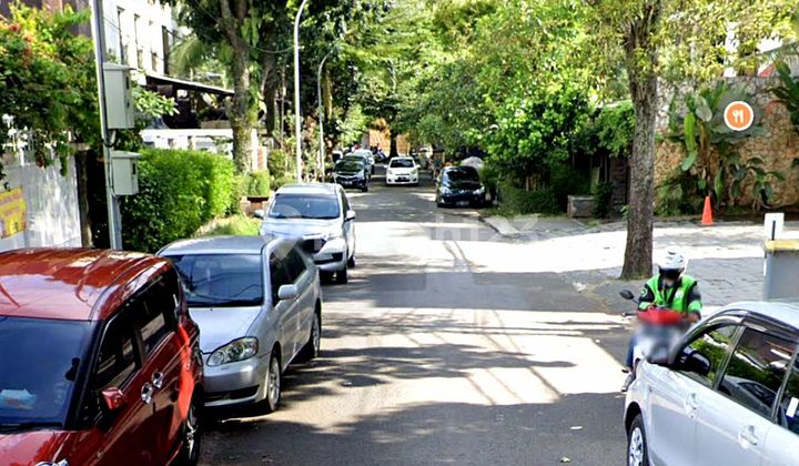 Rumah di Area Riau Martadinata Citarum Bandung pusat SHM 2