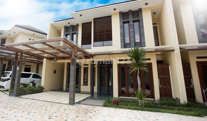 Rumah full furnished di Komplek Area Ciumbuleuit Bandung 2 Lantai SHM Bagus Ada Kolam Renang 2