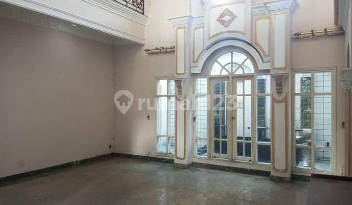 Disewakan Rumah Mewah di Antapani 2 Lantai Siap Huni Semi Furnished 2