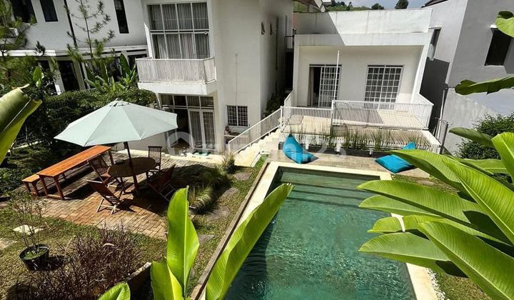 Rumah Dago Resor Dago Pakar Ada Kolam Renang Semi Furnished 