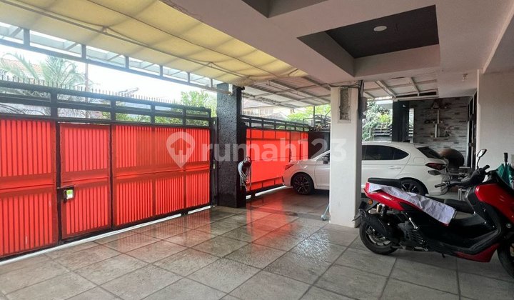 Luxurious Fully Furnished Margahayu Raya Metro with Swimming Pool and SHM Certificate 2