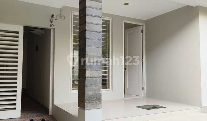 Rumah Disewakan bisa Langsung Huni Semi Furnished di Emerald Bintaro AM-11097 2
