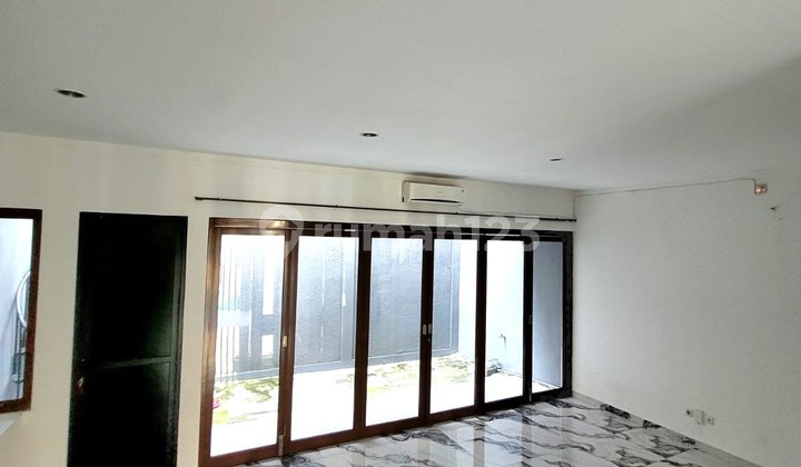 Rumah 2 Lantai Dijual Kondisi Fresh Siap Huni di Discovery Bintaro GB-14881
