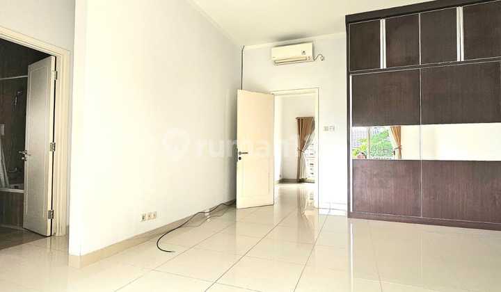 Rumah 2 Lantai Dijual Cepat Akses Mudah di Kebayoran Bintaro Lr-15120 2