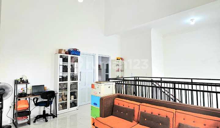Best Price 3-Storey House For Quick Sale in Kebayoran Bintaro Lr-16086 2