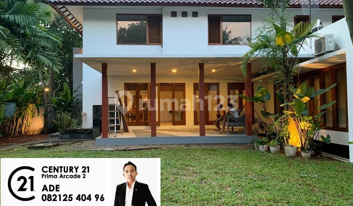 Luxury House with Spacious Private Yard in River Park Bintaro Ny-17082 Luxury House with Spacious Private Yard in River Park Bintaro Ny-17082