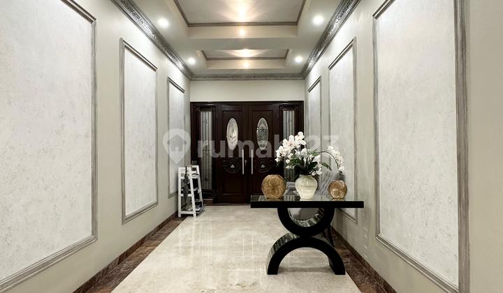 Hunian Mewah dengan Kolam Renang Pribadi di Sektor 9 Bintaro Rn-17693 2