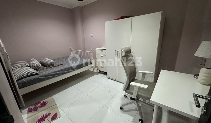 3-Story Boarding House Rarely Furnished in Kencana Loka Serpong Am-16077 2