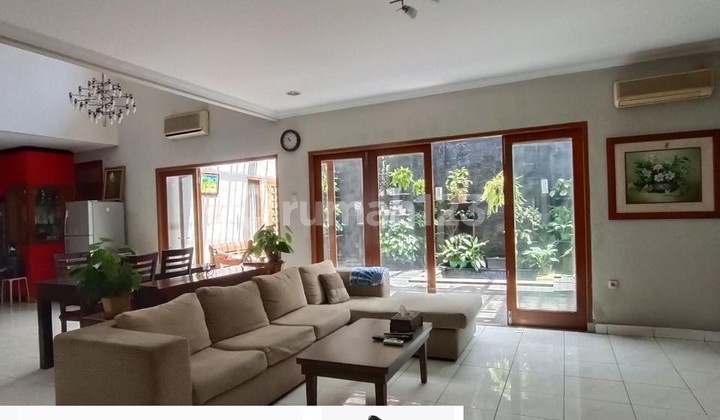 For Sale Cozy 2-Story Charming House in Sector 9 Puri Bintaro WT-16311