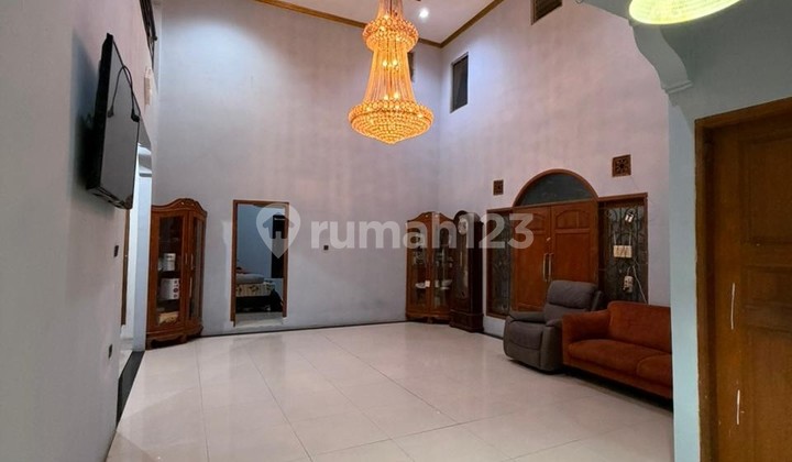 Rumah Sederhana 2 Lantai Ruangan Lebar di Trulek Bintaro Jaya Cw-17820